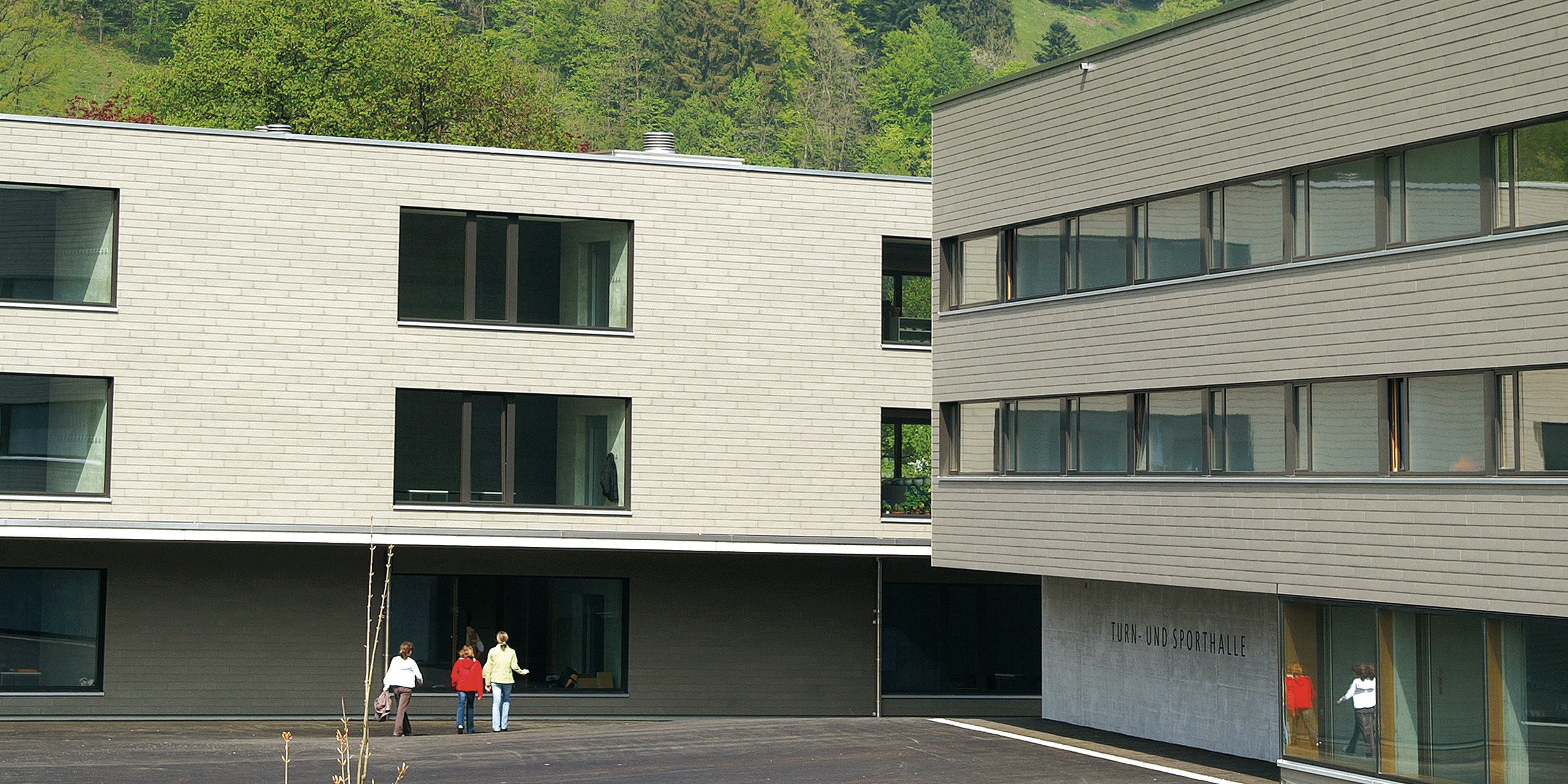 architektur-oeffentliche-bauten-gruenau-schulhaus-architekten-schaellibaum-ch