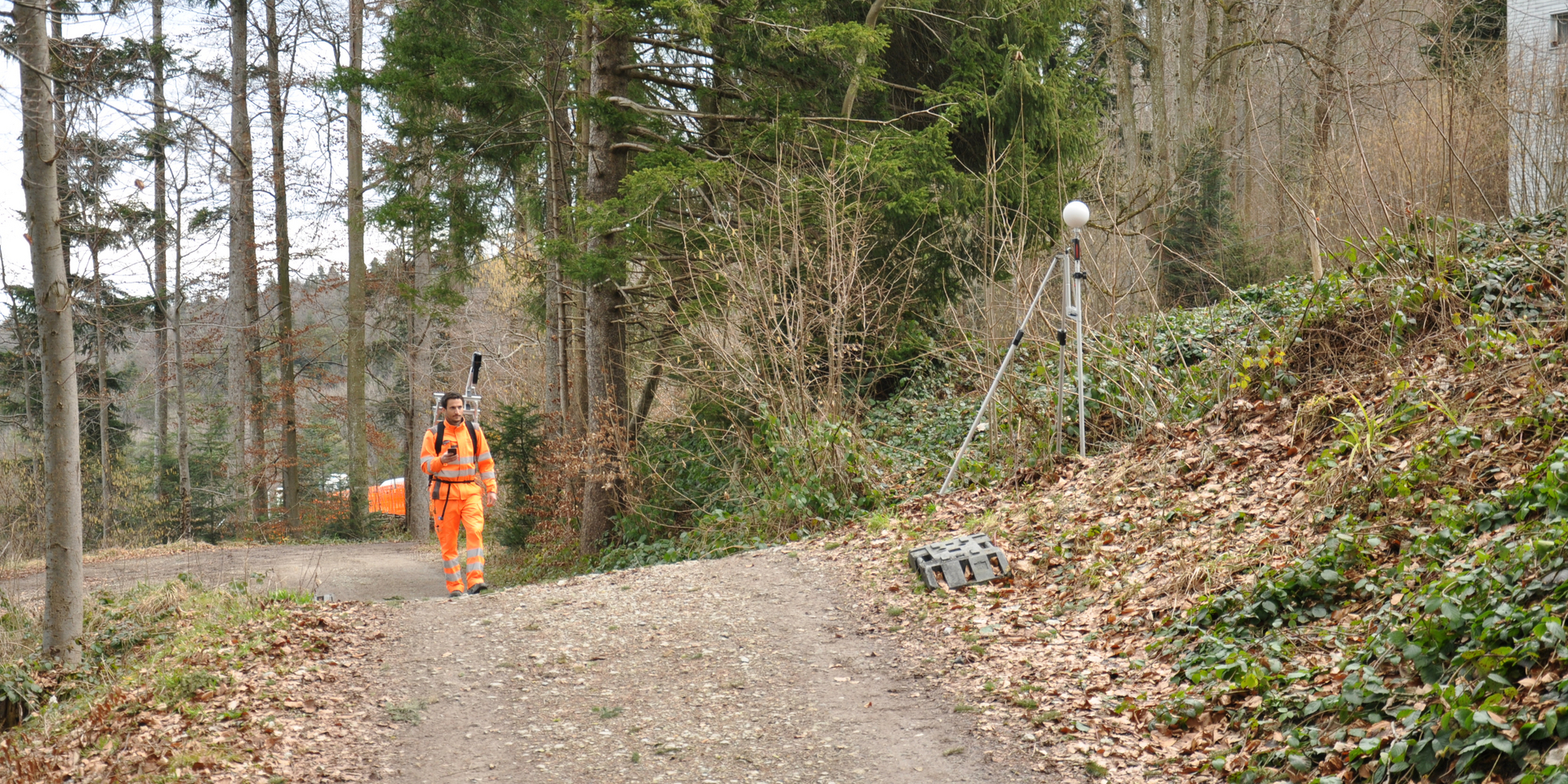 geomatik-bauvermessung-autobahn-schaellibaum