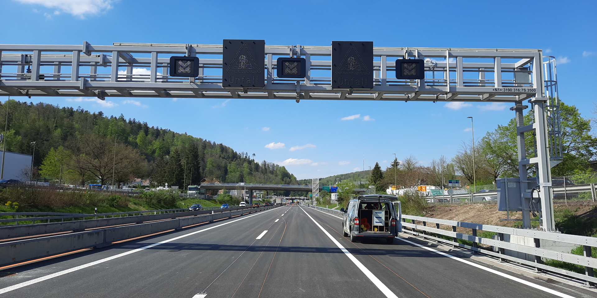 geomatik-bauvermessung-autobahn-schaellibaum
